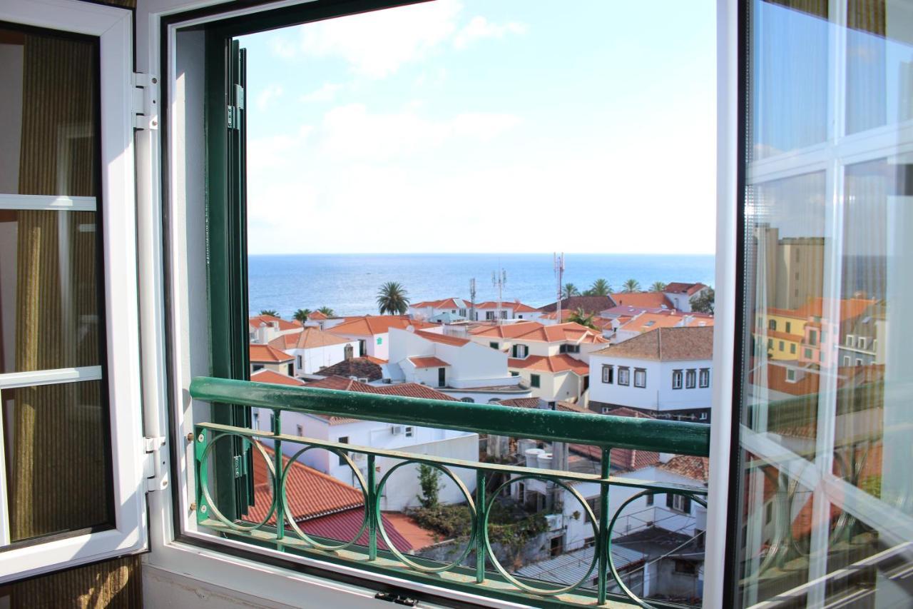 Casa dos Caseiros — 4-Star Luxury Hotel in Santa Cruz, Portugal