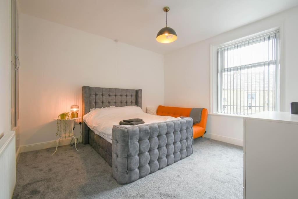 Home in the Heart of Accrington — 4-Star Luxury Hotel in Church, United Kingdom