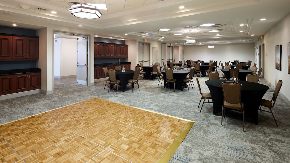 Hilton Garden Inn Merrillville - photo 40
