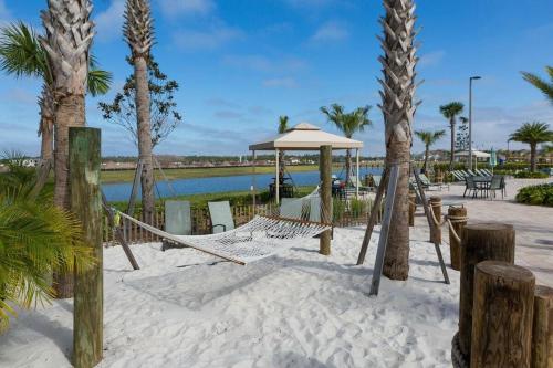 Gorgeous Condo Close to Disney w Private Pool BBQ Themed Bedrooms Walk To Clubhouse — 4-Star Luxury Hotel in Kissimmee, United States