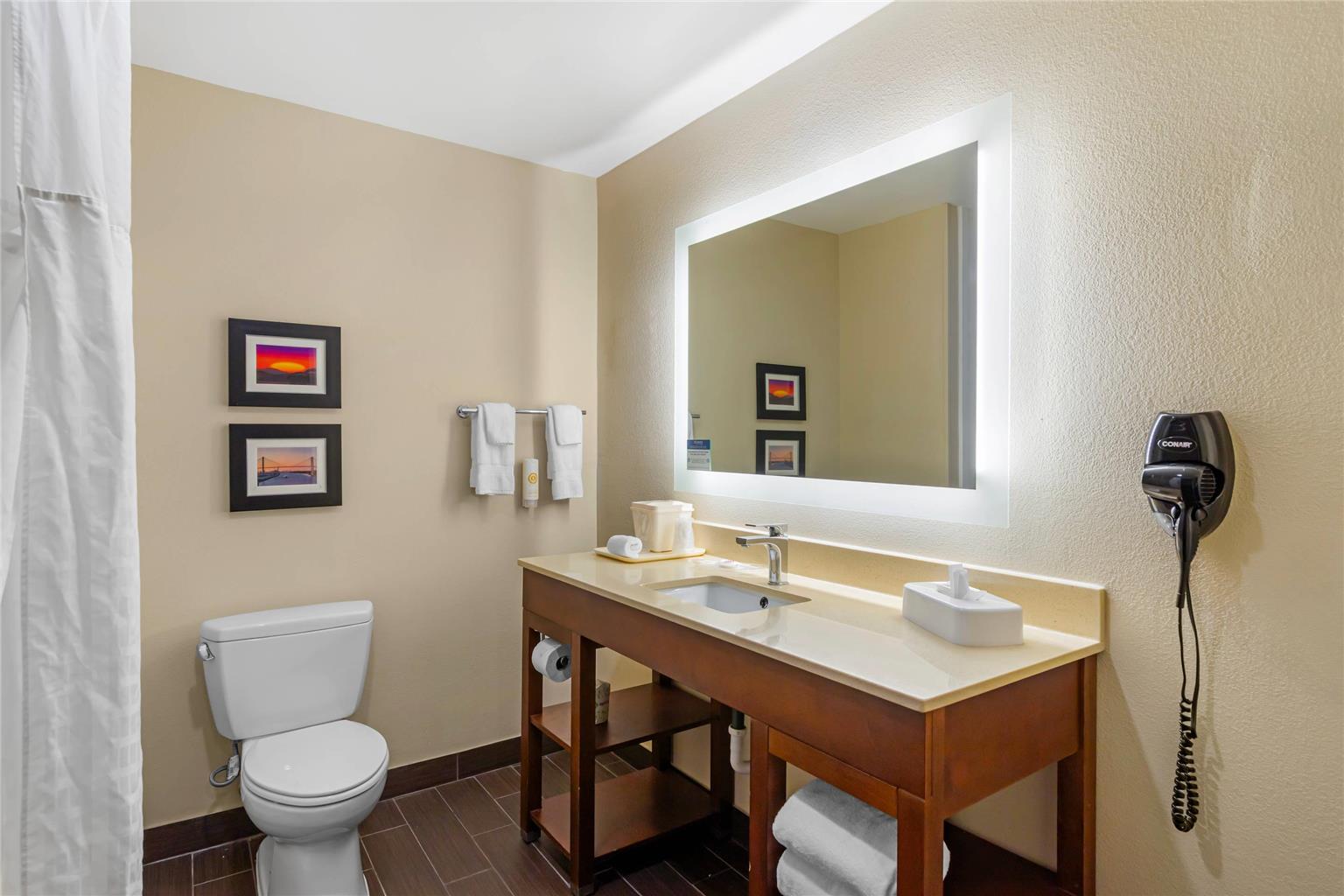 Comfort Suites Savannah Gateway I 95 - photo 44