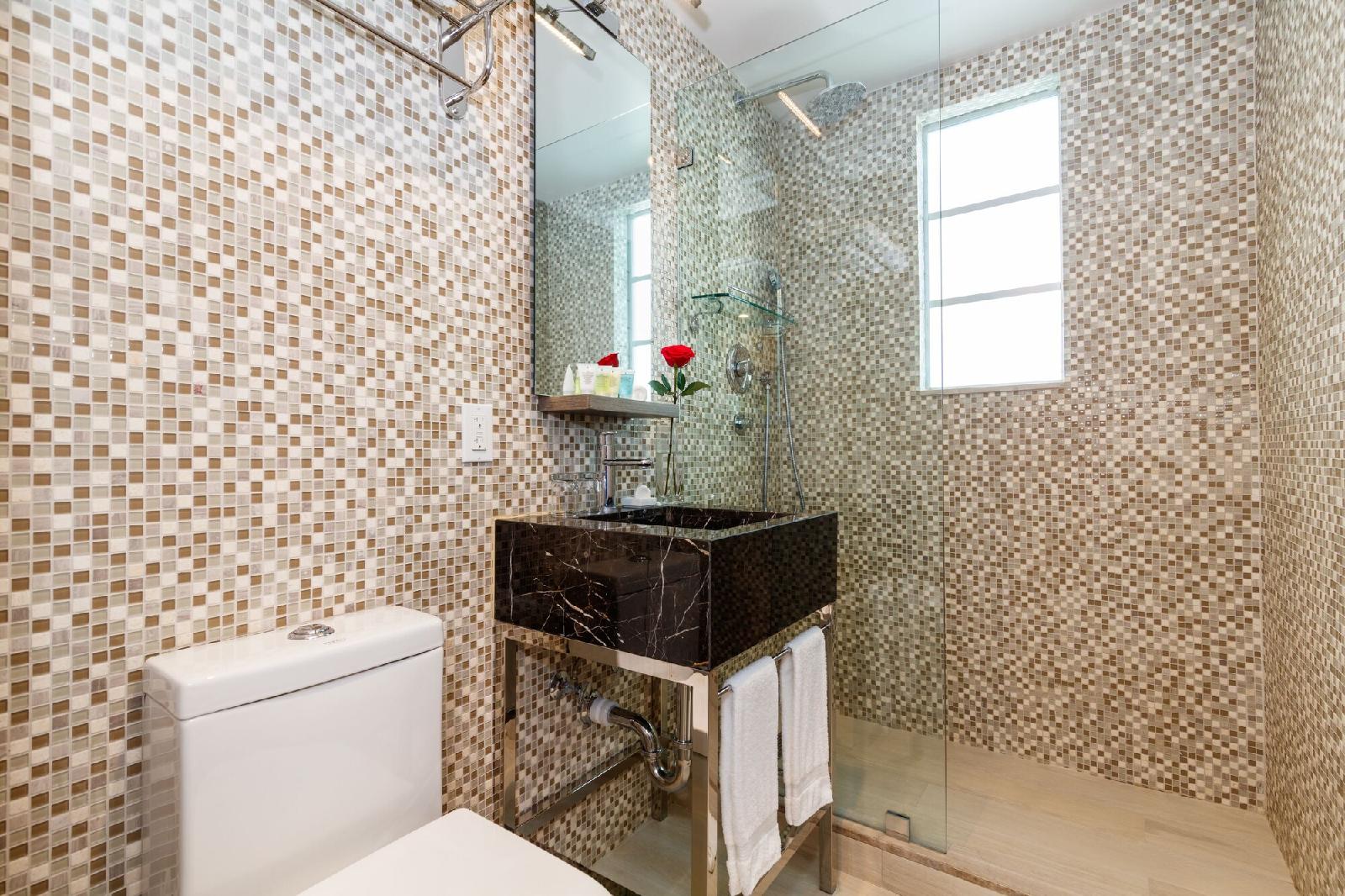 The L Hotel - photo 28