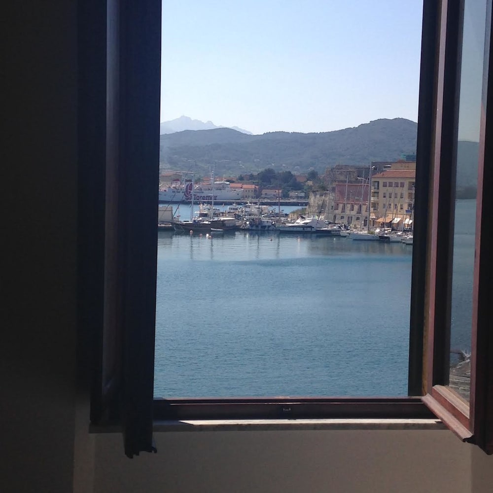 Le Stanze sul Mare — hotel in Portoferraio