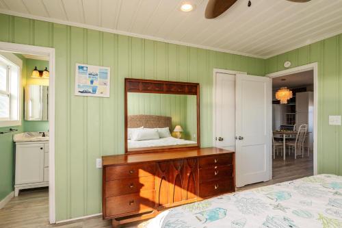 Moon Struck by Oak Island Accommodations - photo 11