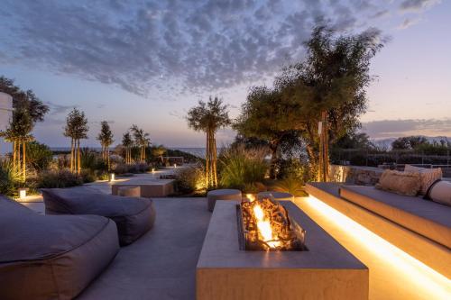 Beachfront 3BR Villa Iremia in Naxos — 4-Star Luxury Hotel in Kastraki, Greece