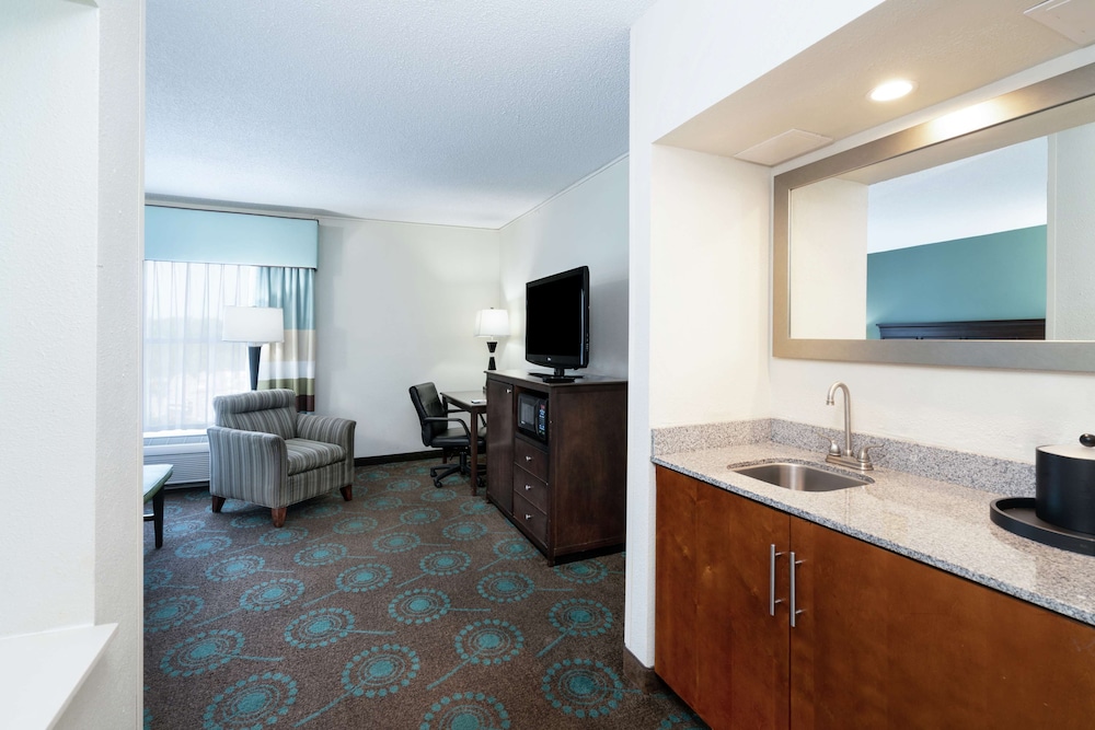Hampton Inn & Suites Mooresville Lake Norman - photo 22