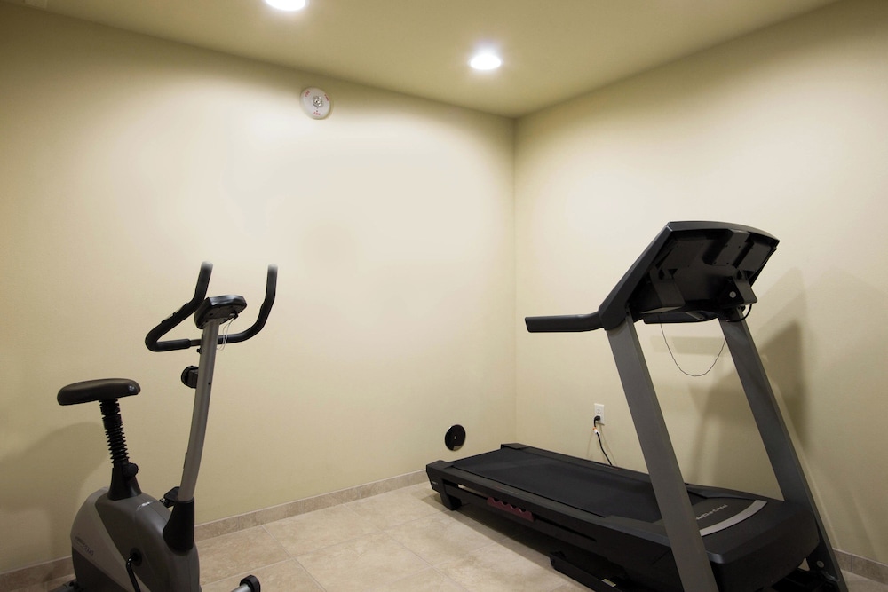 Cobblestone Inn & Suites Eads - photo 30