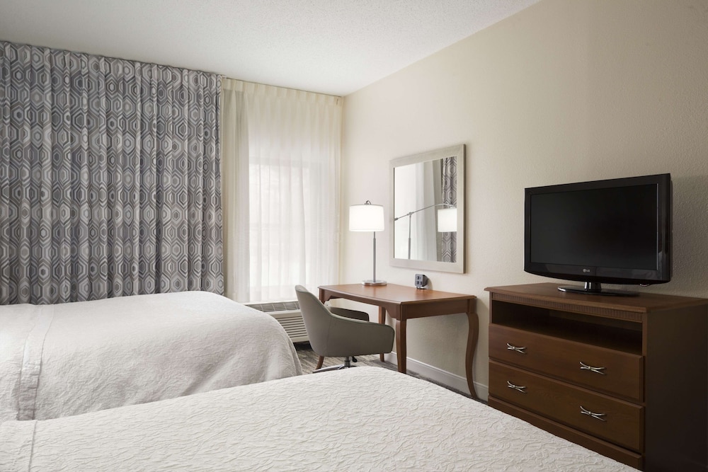 Hampton Inn Findlay - photo 15