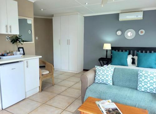 Suite 11 Deja' Blu Bed and Breakfast East London — 4-Star Luxury Hotel in East London, South Africa