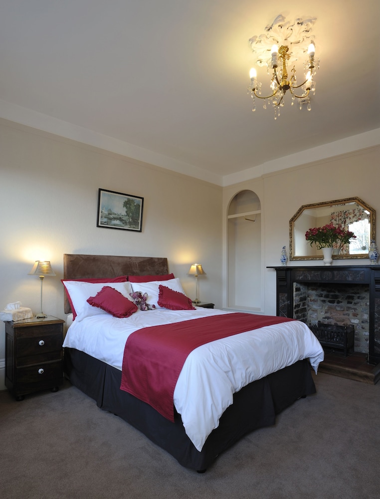 Cathedral View B&B — 4-Star Luxury Hotel in Salisbury, United Kingdom