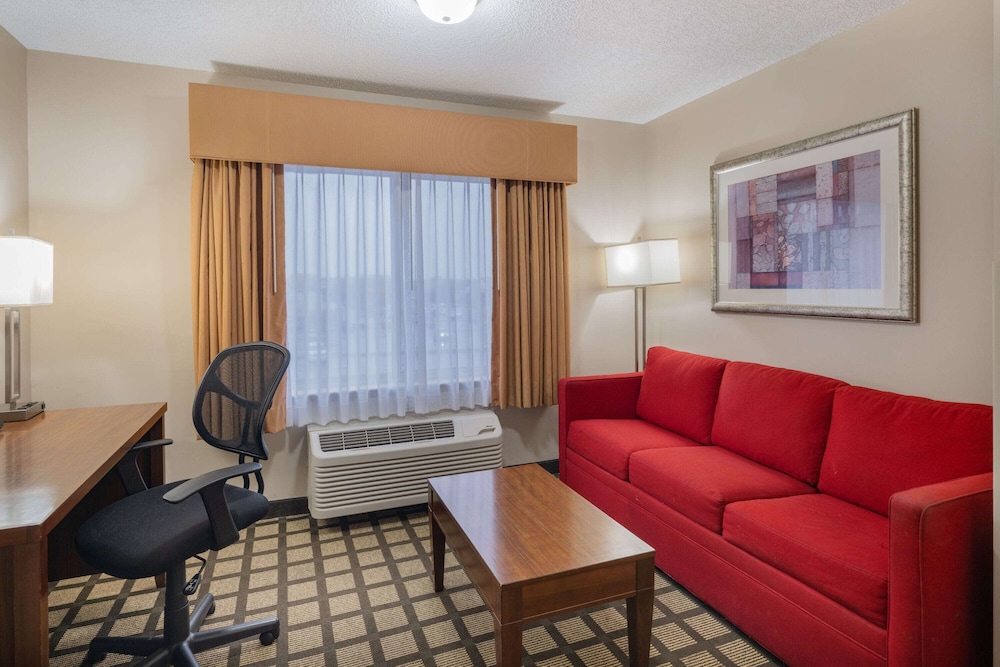 Baymont by Wyndham Gurnee - photo 21