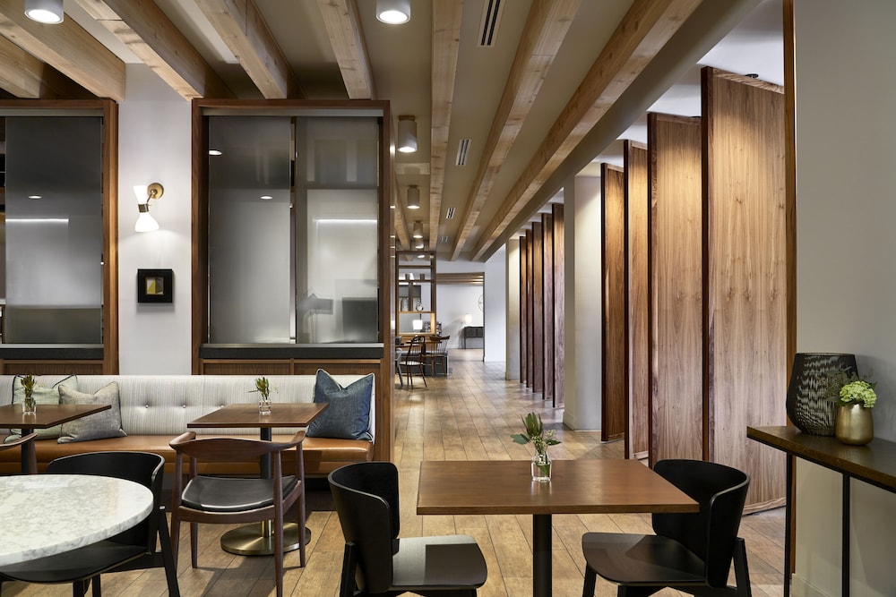 DoubleTree by Hilton Atlanta Windy Hill Ballpark - photo 51