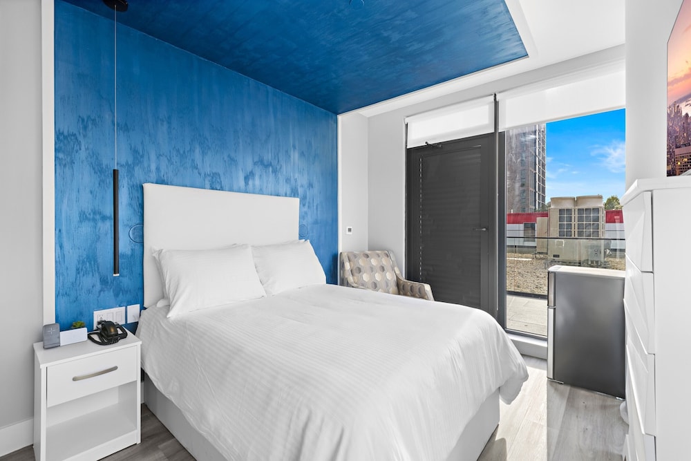 Global Luxury Suites at The Arches - photo 22