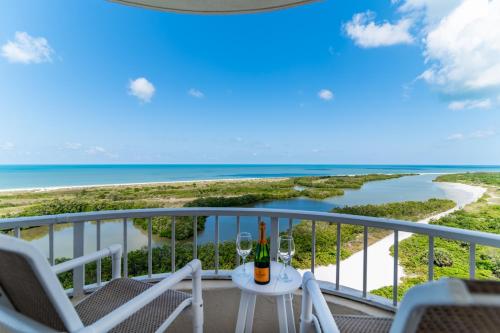 Panoramic Views Private Balcony on 15th Floor End Unit — 4-Star Luxury Hotel in Marco Island, United States