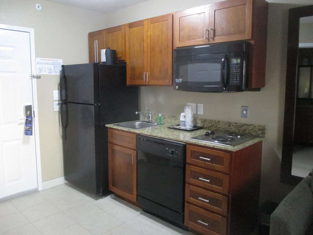 Best Western Plus Crawfordsville Hotel - photo 21