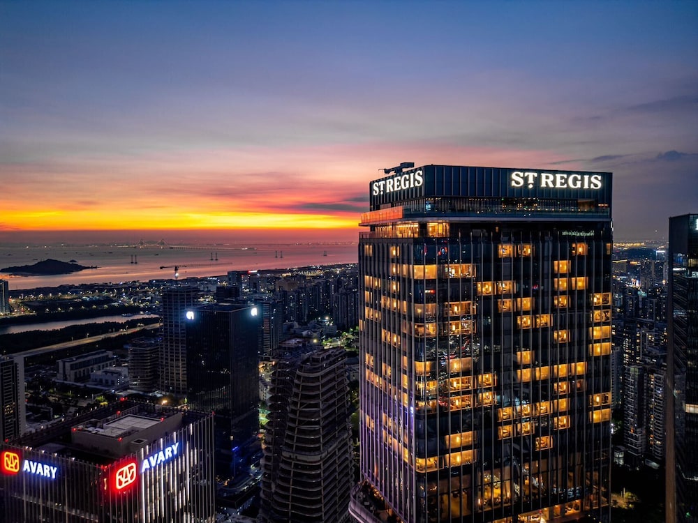 The St. Regis Shenzhen Bao'an — 5-Star Luxury Hotel in Shenzhen, People's Republic of China