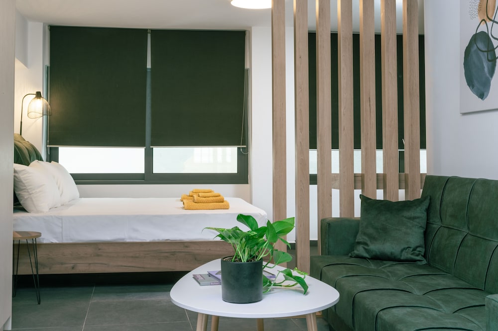 Zen Central Luxury Apartment — 4-Star Luxury Hotel in Irakleion, Greece