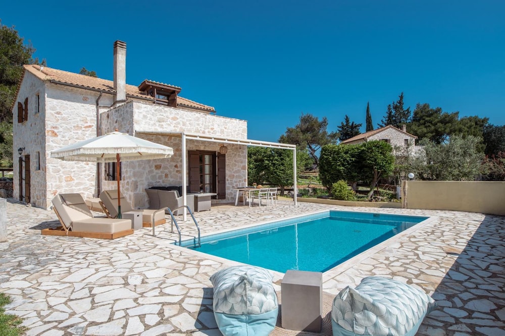 Villa Boscheto Tria in Ionian Islands — 4-Star Luxury Hotel in Zakynthos, Greece