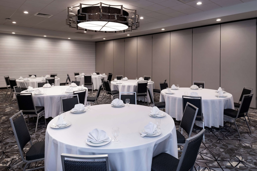 Hilton Garden Inn Columbia Downtown SC - photo 29