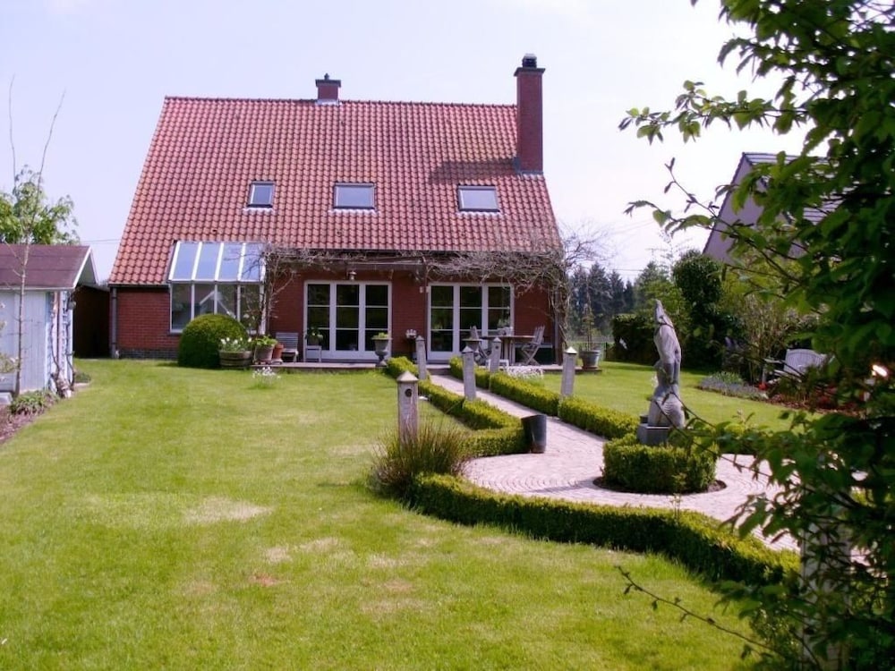 B2B Flats Ternat - carbon neutral hotel in Ternat
