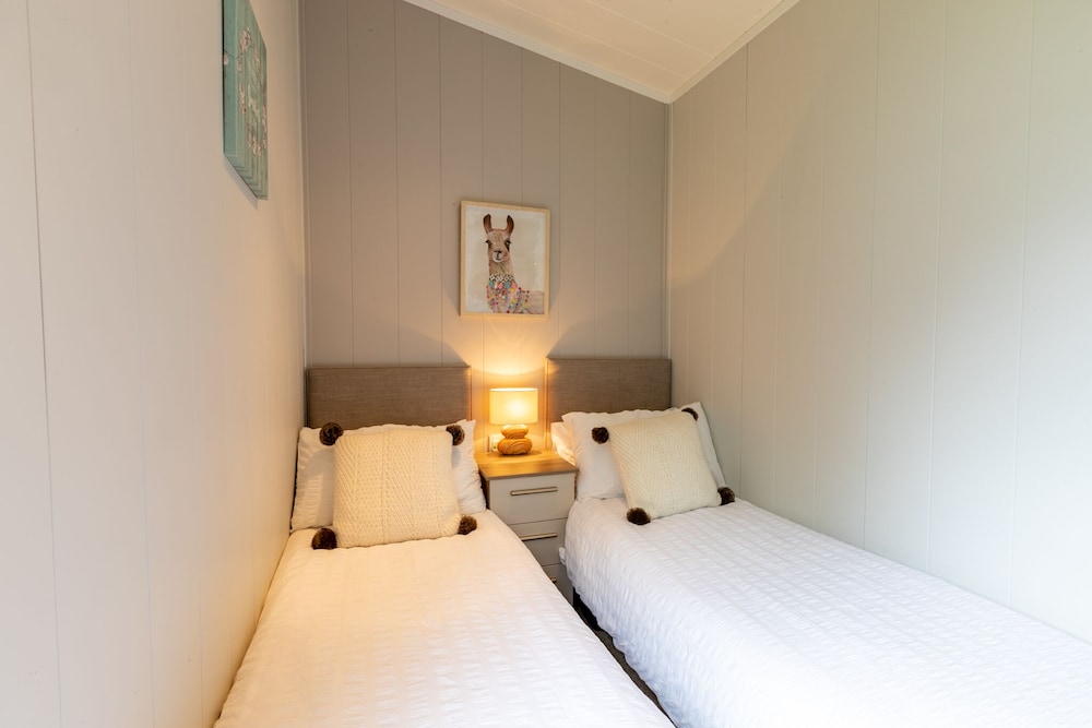 Inside No. 1 Retreat — Carnforth — photo 4