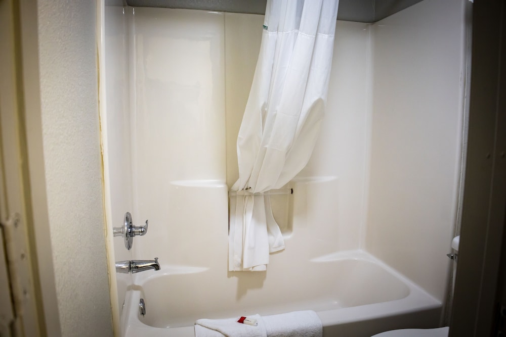 Days Inn by Wyndham Wagoner - photo 28