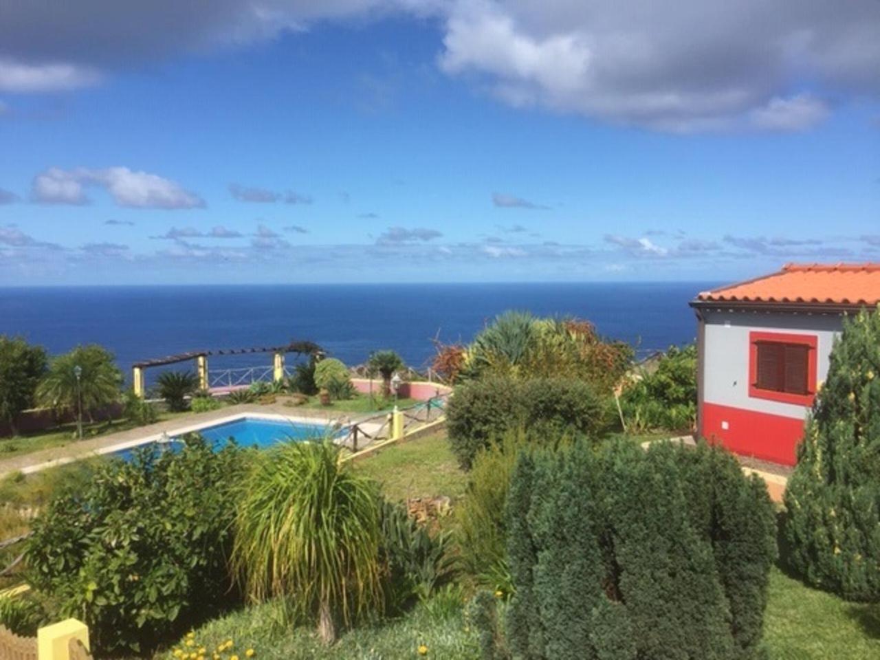 Ocean View Cottage — 4-Star Luxury Hotel in Calheta, Portugal