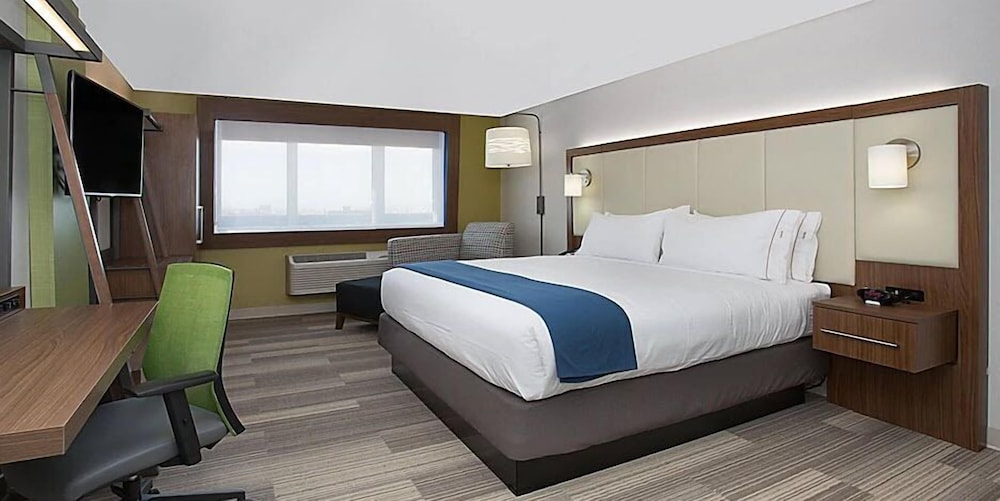 Holiday Inn Express & Suites Romeoville Joliet North an IHG Hotel - photo 3