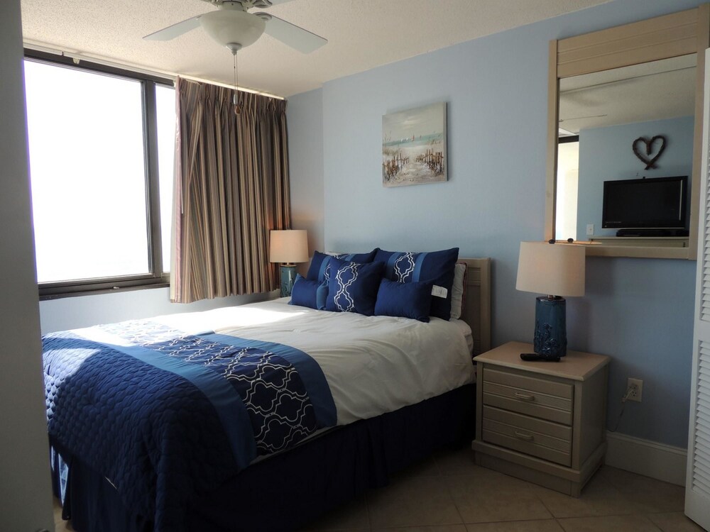 Sands Beach Club #815 Ocean Front - photo 8