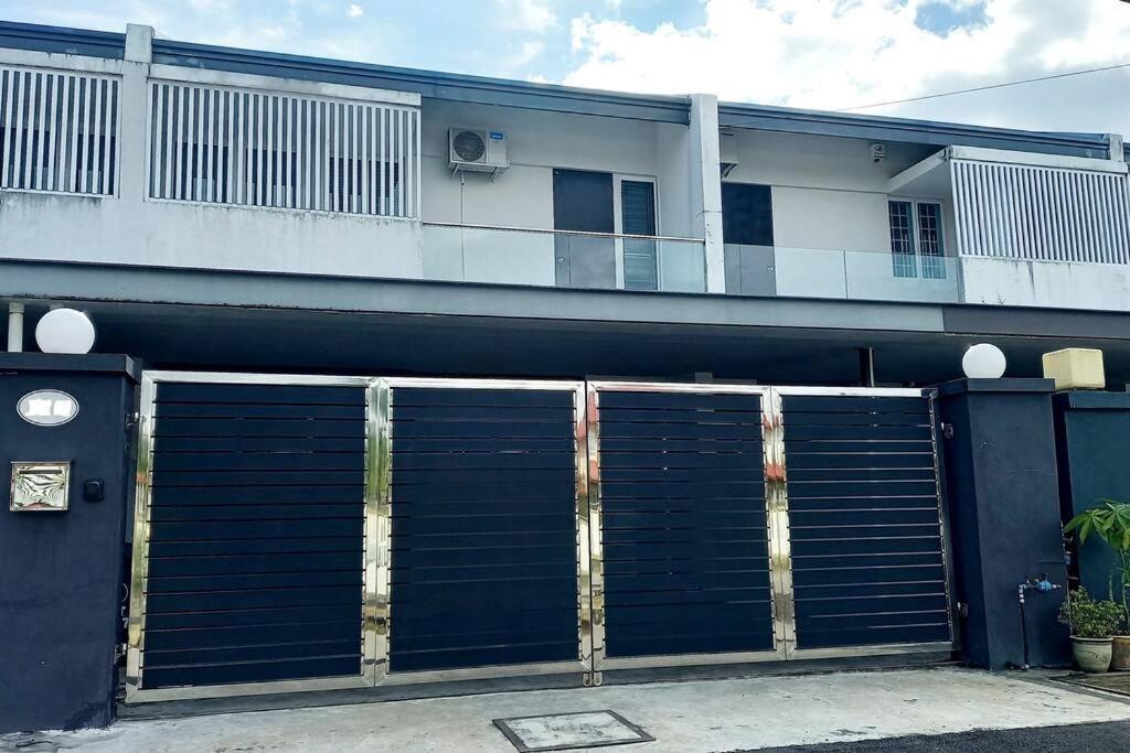 Sibu Double Story House No Smoking No Wedding Acts — 4-Star Luxury Hotel in Sibu, Malaysia