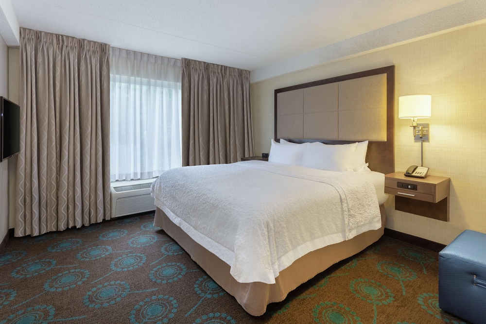 Hampton Inn Bloomington - photo 30