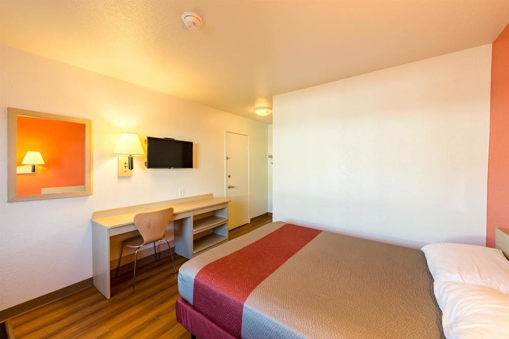 Motel 6 Reno West - photo 18