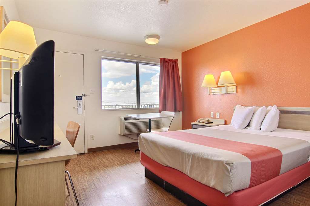 Motel 6 Fort Stockton TX - photo 10
