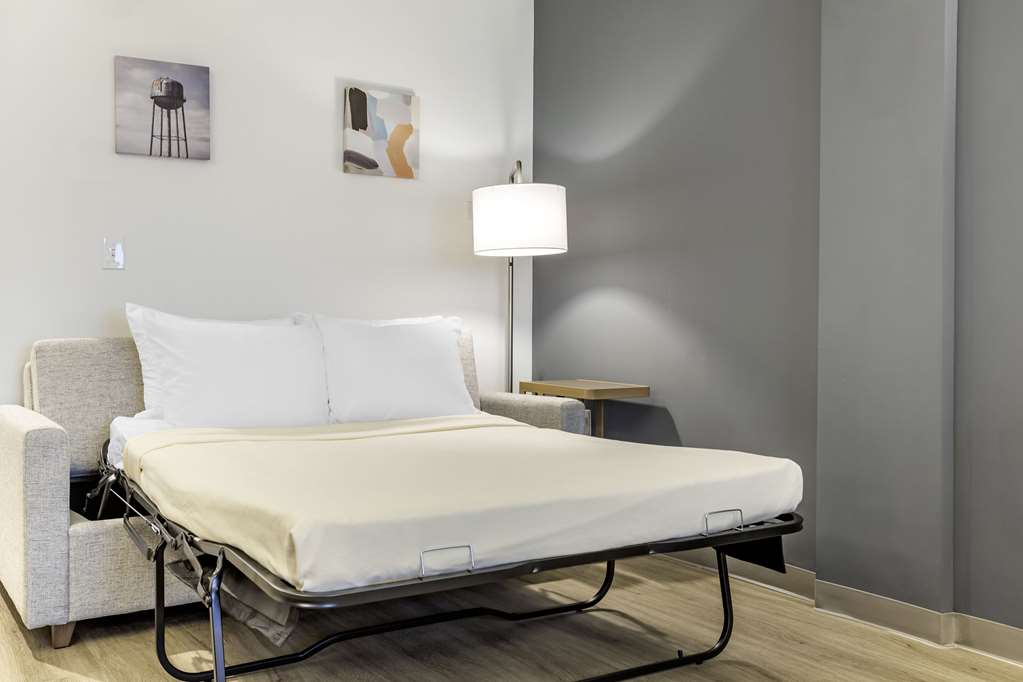 Comfort Inn & Suites Newark Liberty International Airport - photo 12