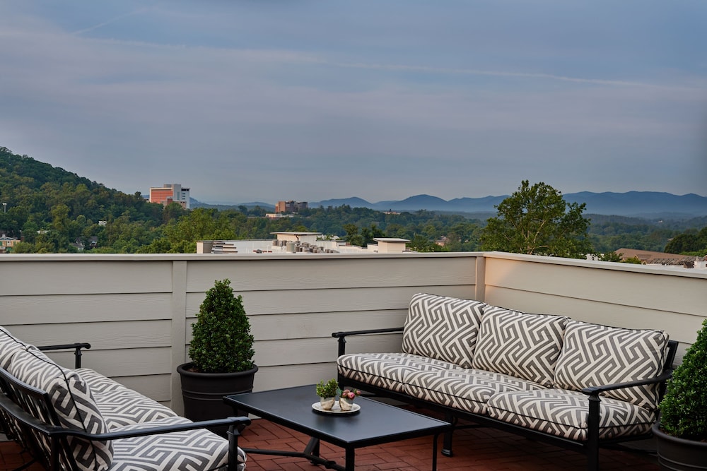 The Foundry Hotel Asheville Curio Collection by Hilton - photo 17