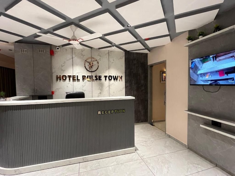 Hotel Pulse Town - carbon neutral hotel in Ahmedabad