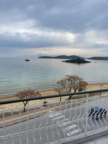 Sunlight apartment — 4-Star Luxury Hotel in Nea Peramos, Greece