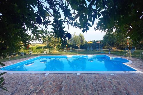 Agri Divin Amore — 4-Star Luxury Hotel in San Costanzo, Italy