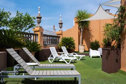 Magno Apartments Campana — 4-Star Luxury Hotel in Sevilla, Spain