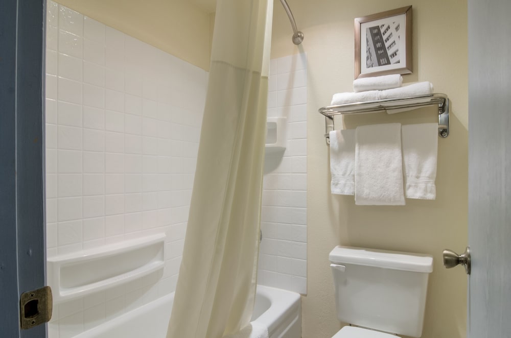Quality Inn & Suites Silverdale Bangor Keyport - photo 24