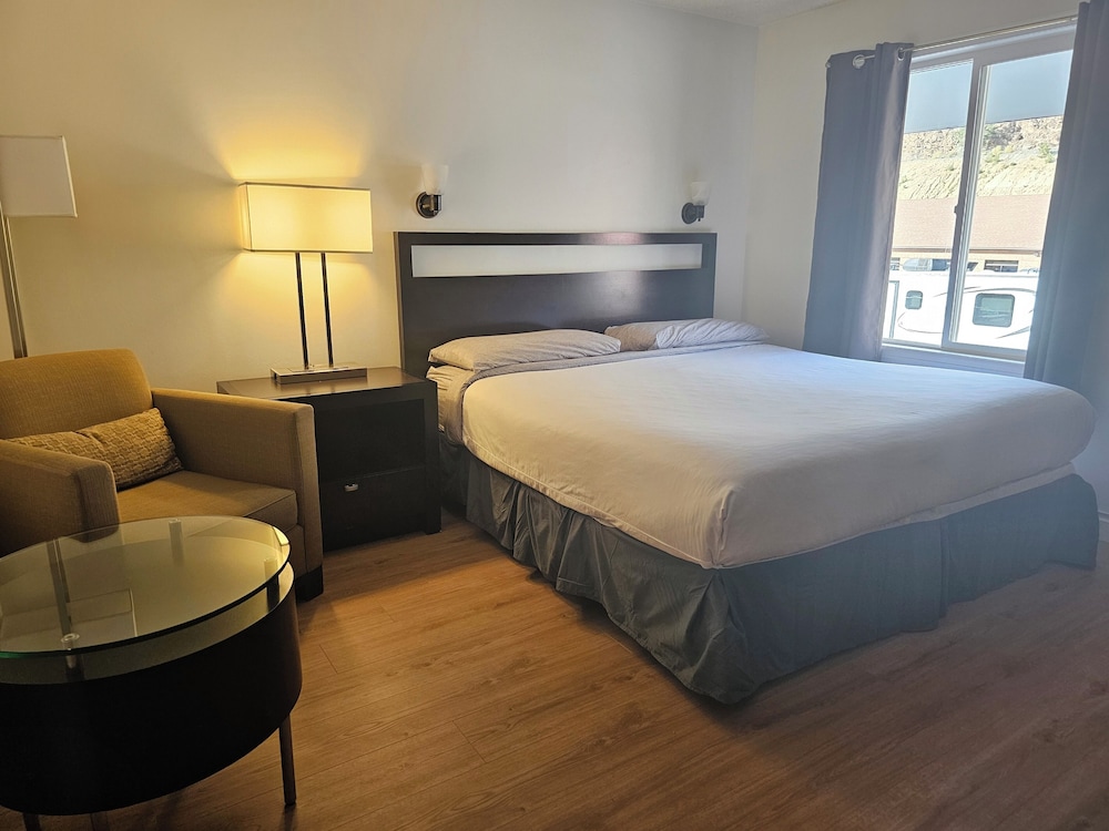 H & H Motor Lodge - photo 19