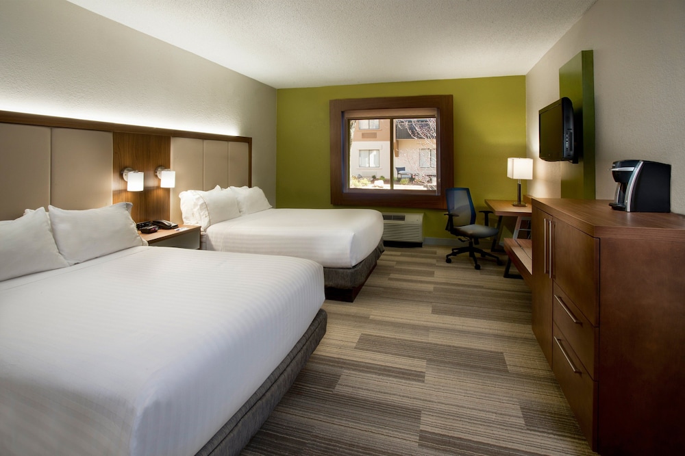 Holiday Inn Express Nashville Airport - photo 4