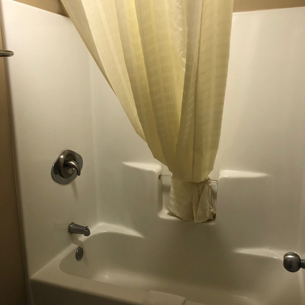 Super 8 by Wyndham Orangeburg North - photo 4