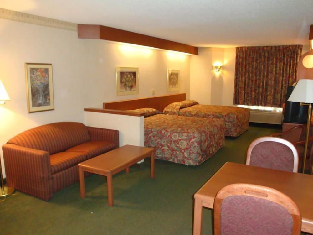 Syracuse Inn & Suites - photo 11