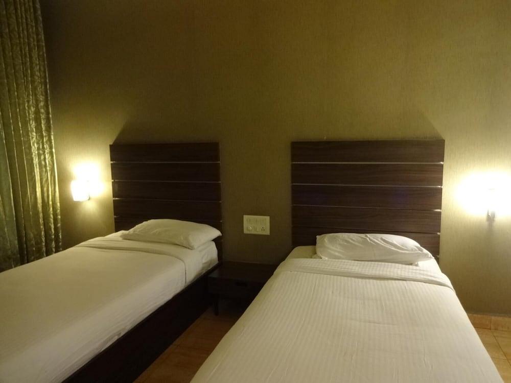 Skywalk Hotel — Chennai — photo 4