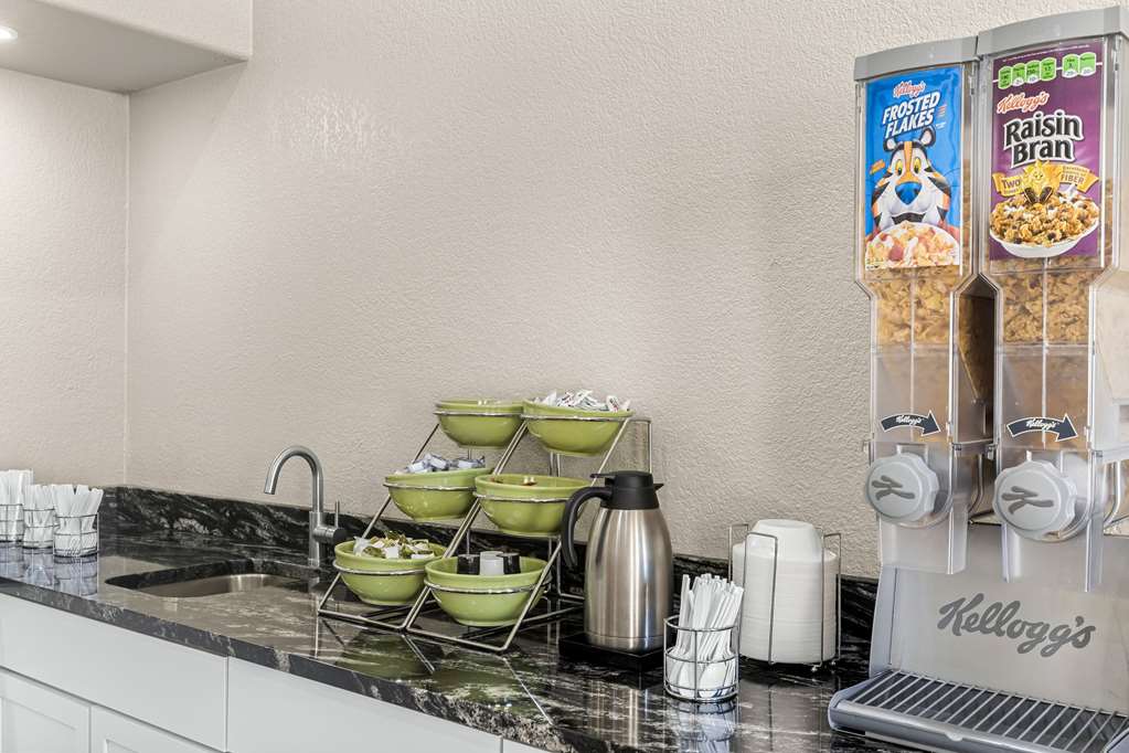 Quality Inn Oskaloosa - photo 34
