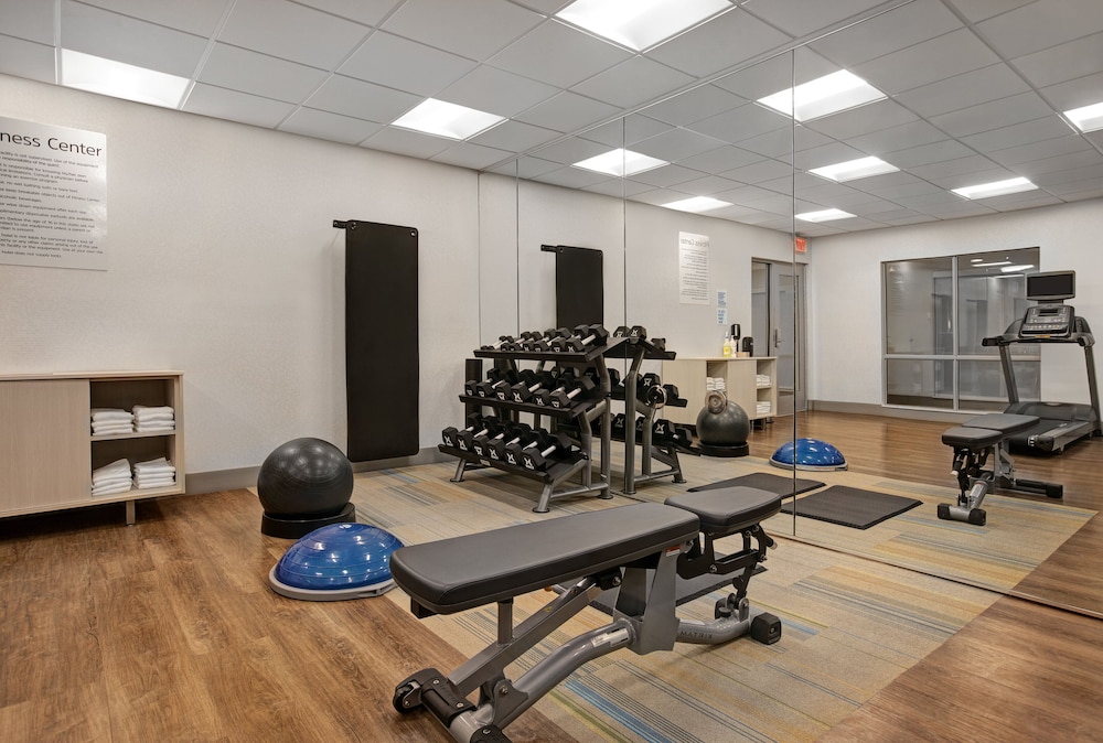 Holiday Inn Express & Suites Milwaukee Brookfield by IHG - photo 30