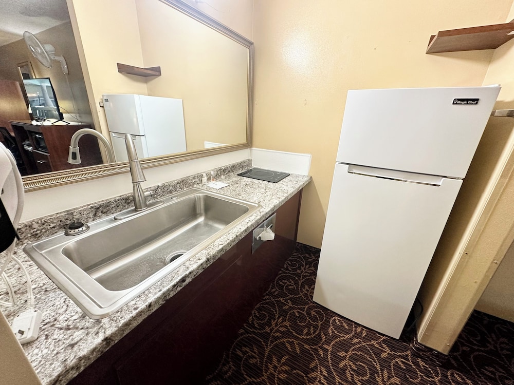 Grand Idaho Inn and Suites - photo 9