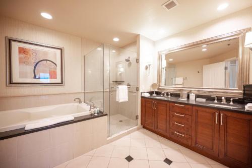 No Resort Fee Strip View Balcony Valet Parking