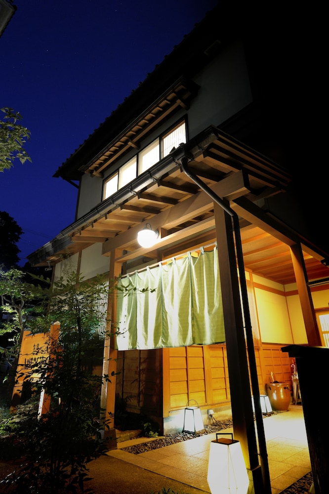 Oyado Ikegami - carbon neutral hotel in Uozu